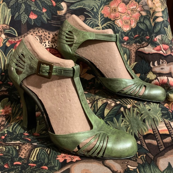 BCBGirls Shoes - BCBGirls metallic green heels